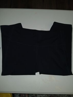 Athleta Black High-Waist Performance Capris